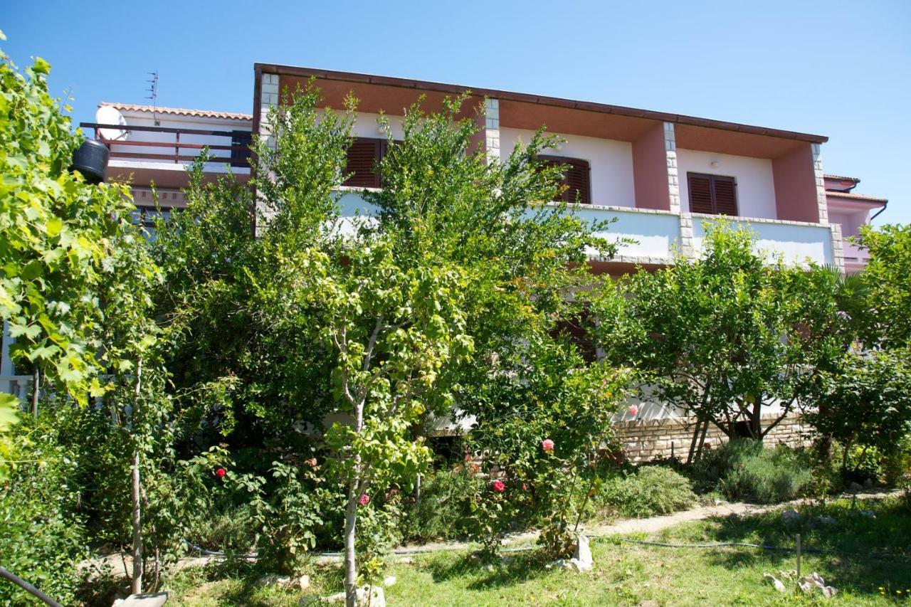 Apartments Slavica Rab Town Ngoại thất bức ảnh
