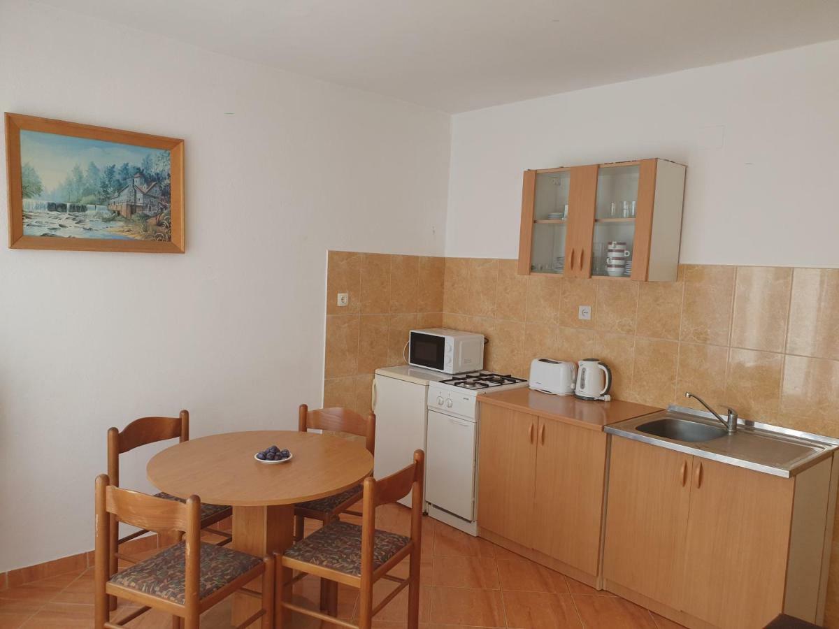 Apartments Slavica Rab Town Ngoại thất bức ảnh