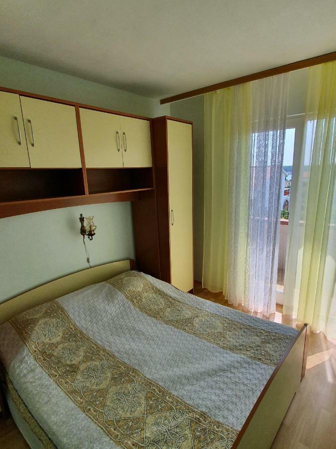 Apartments Slavica Rab Town Ngoại thất bức ảnh